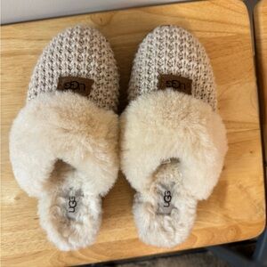 UGG Cream Slippers BRAND NEW CONDITION
